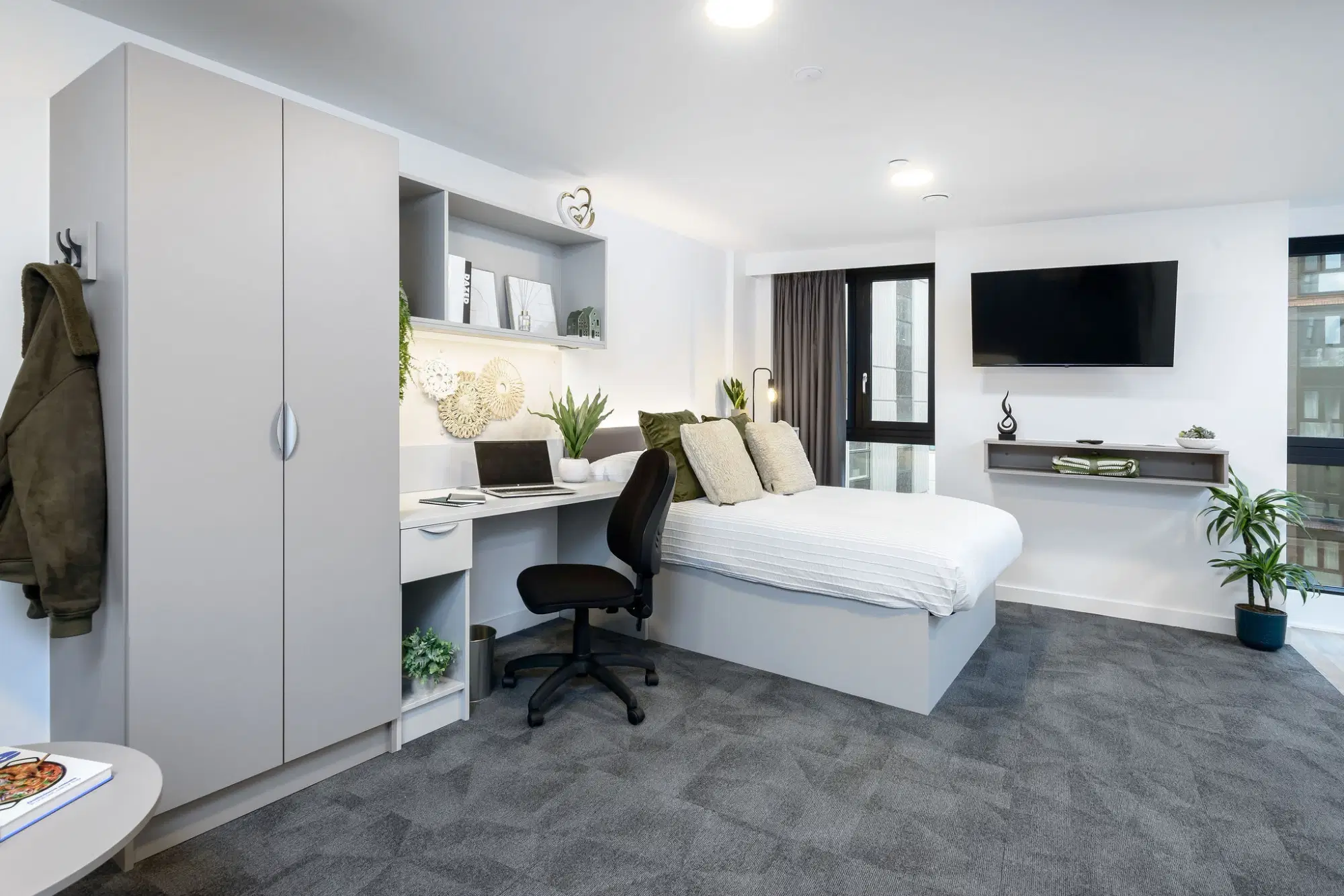 True Nottingham, Nottingham – True Sky Superior Studio