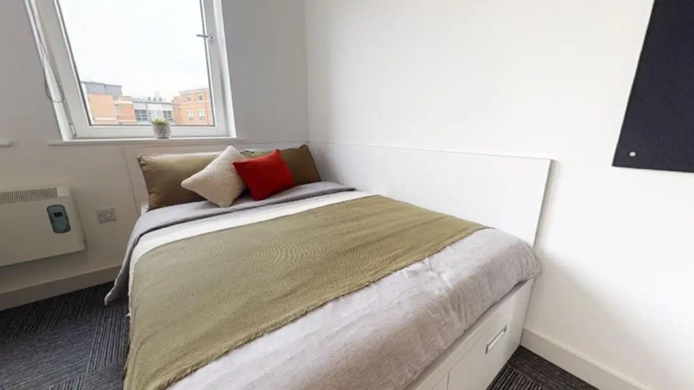 iQ Newland House, Nottingham – Saver Studio Plus