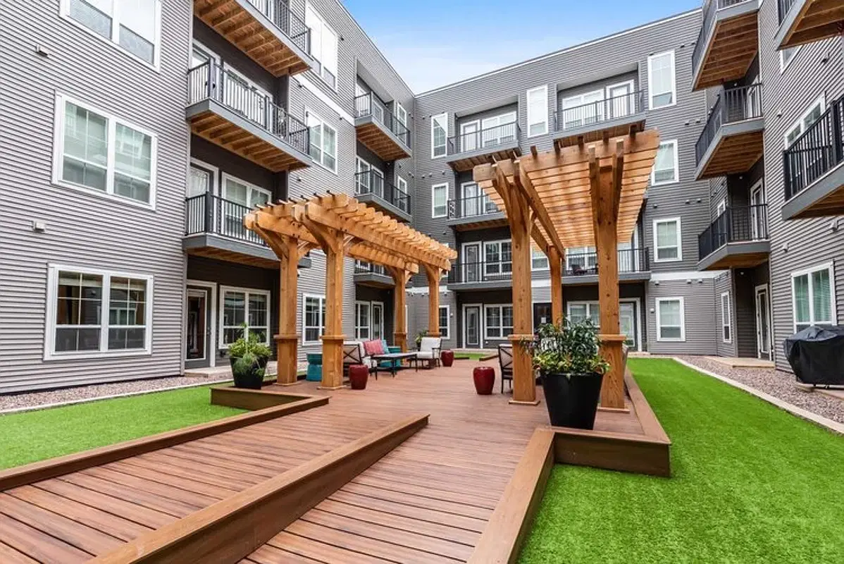 Luxe At The Highlands, Columbus – Exterior