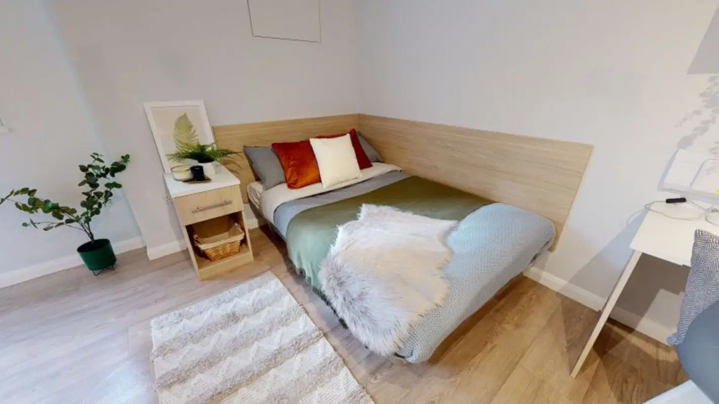iQ Sawmills, Brighton – Diamond Studio Plus