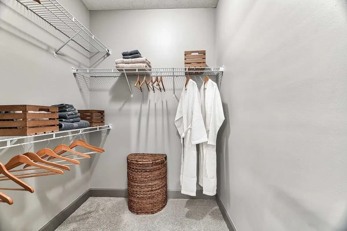 Steel House, Columbus – Amenities