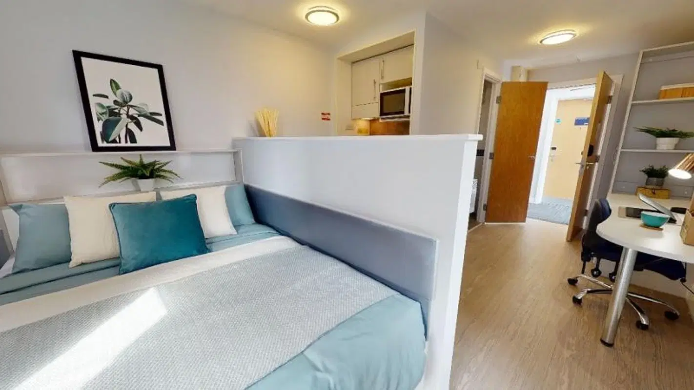 iQ Alice House, Oxford – Bronze Studio Plus