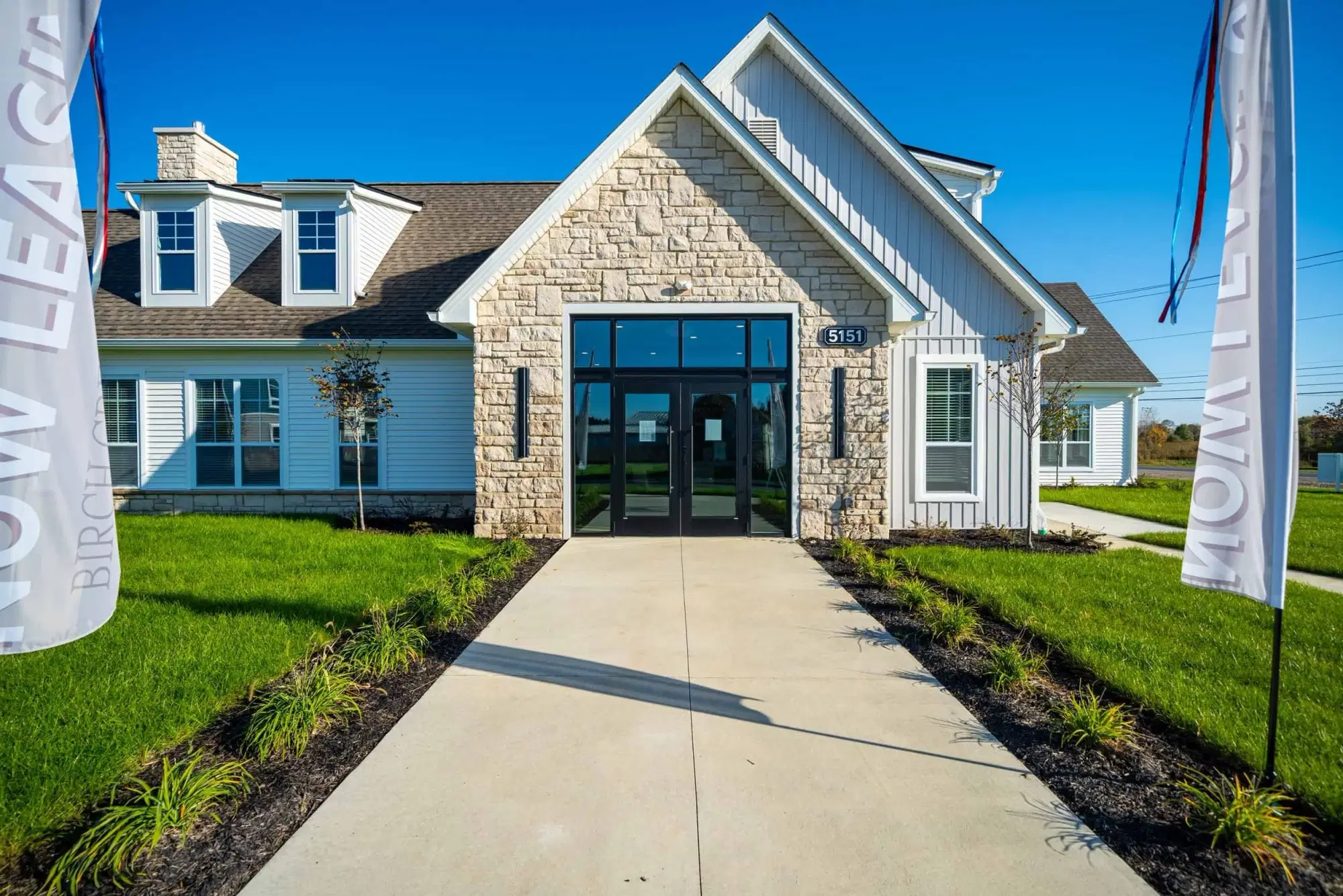 Birch Creek Flats, Canal Winchester – Exterior