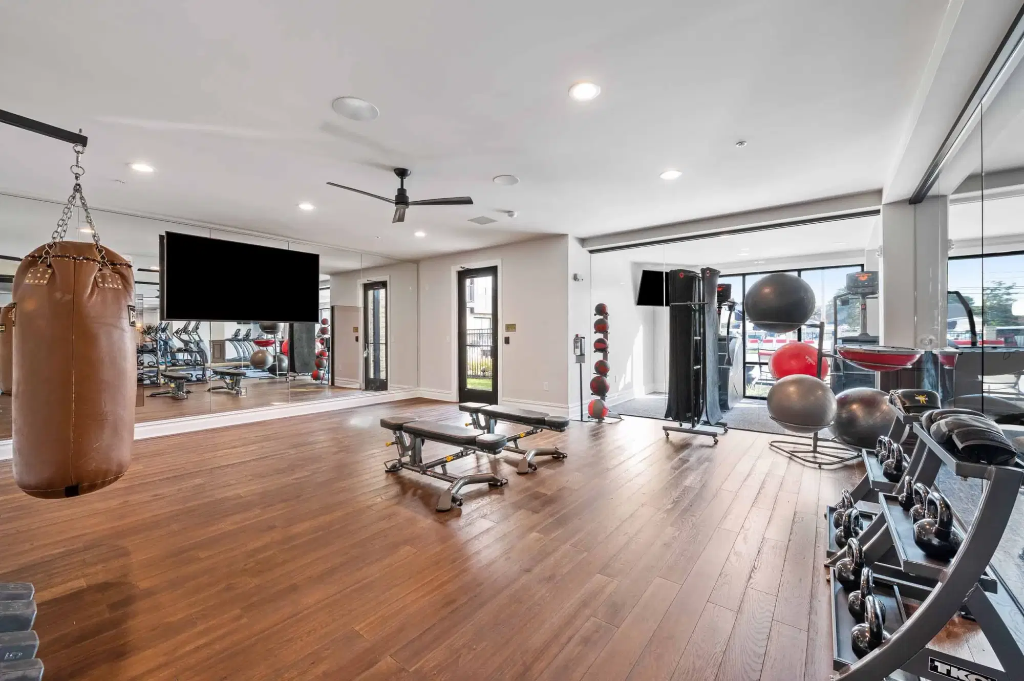 Luxe 88, Columbus – Amenities