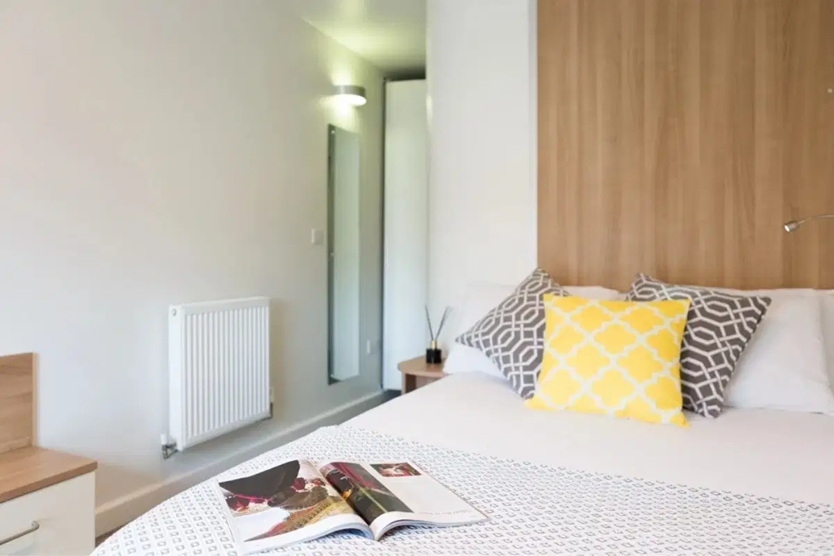 GoBritanya South Bank Residence, London – Silver En-Suite - Street View | Mid Level