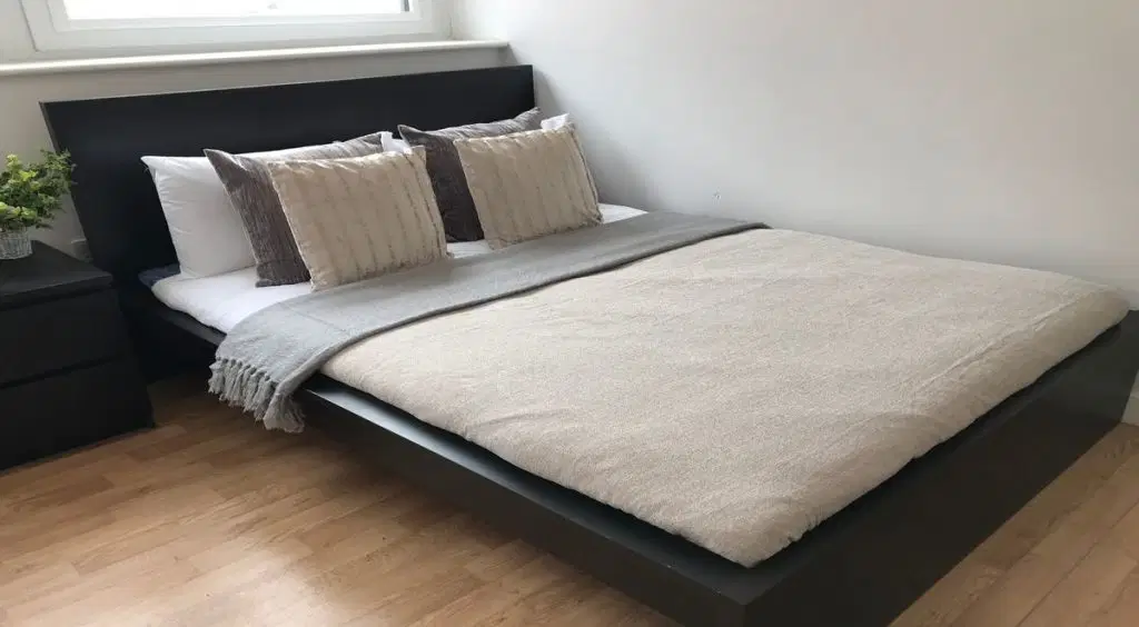 Keele House, Newcastle Under Lyme – Lower Floor Deluxe Studio