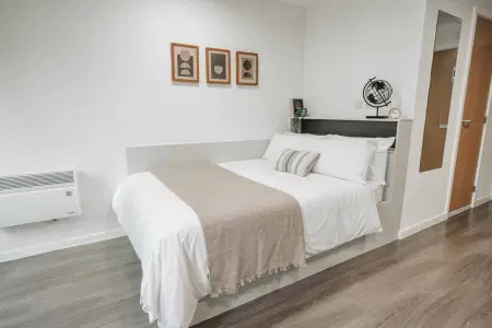 Alma Court, Canterbury – Silver Studio