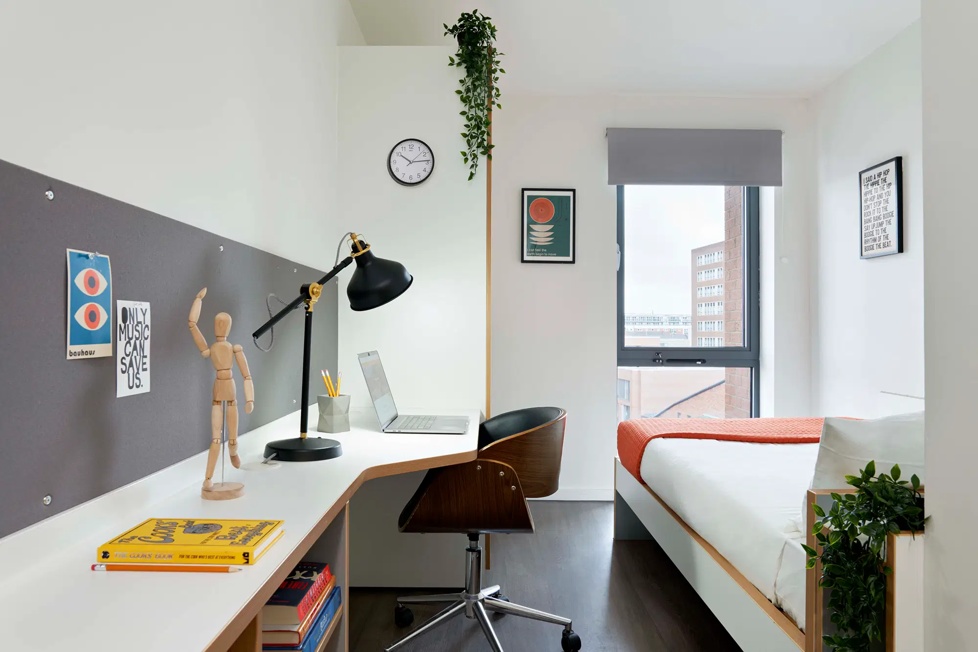 Sharman Court, Sheffield – Silver En-suite