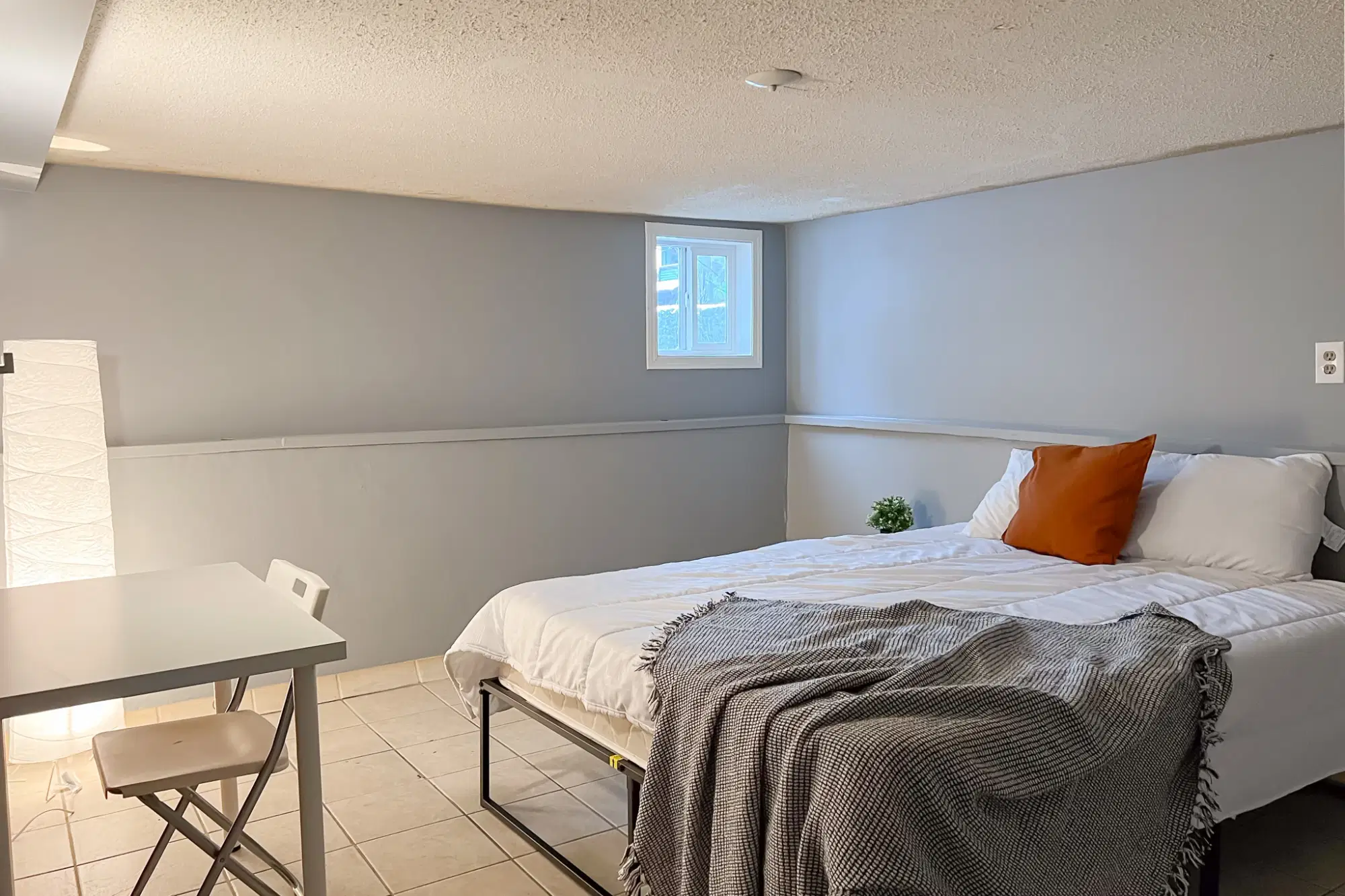 2096 E Pender St, Vancouver – Ostrava Room (1 Bed 1 Bath)