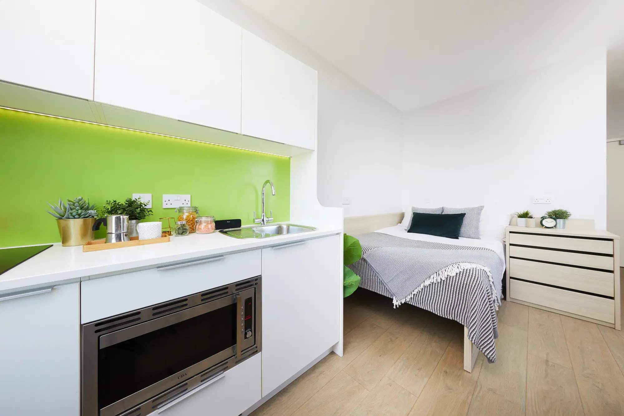 Collegiate Middle Street, Portsmouth – Premium Plus Studio
