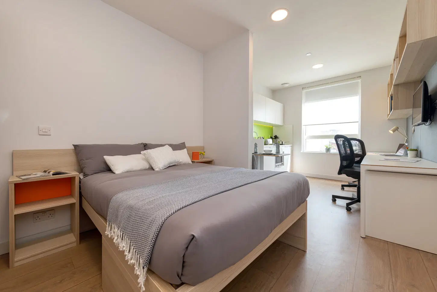 Collegiate Middle Street, Portsmouth – Luxury Plus Studio