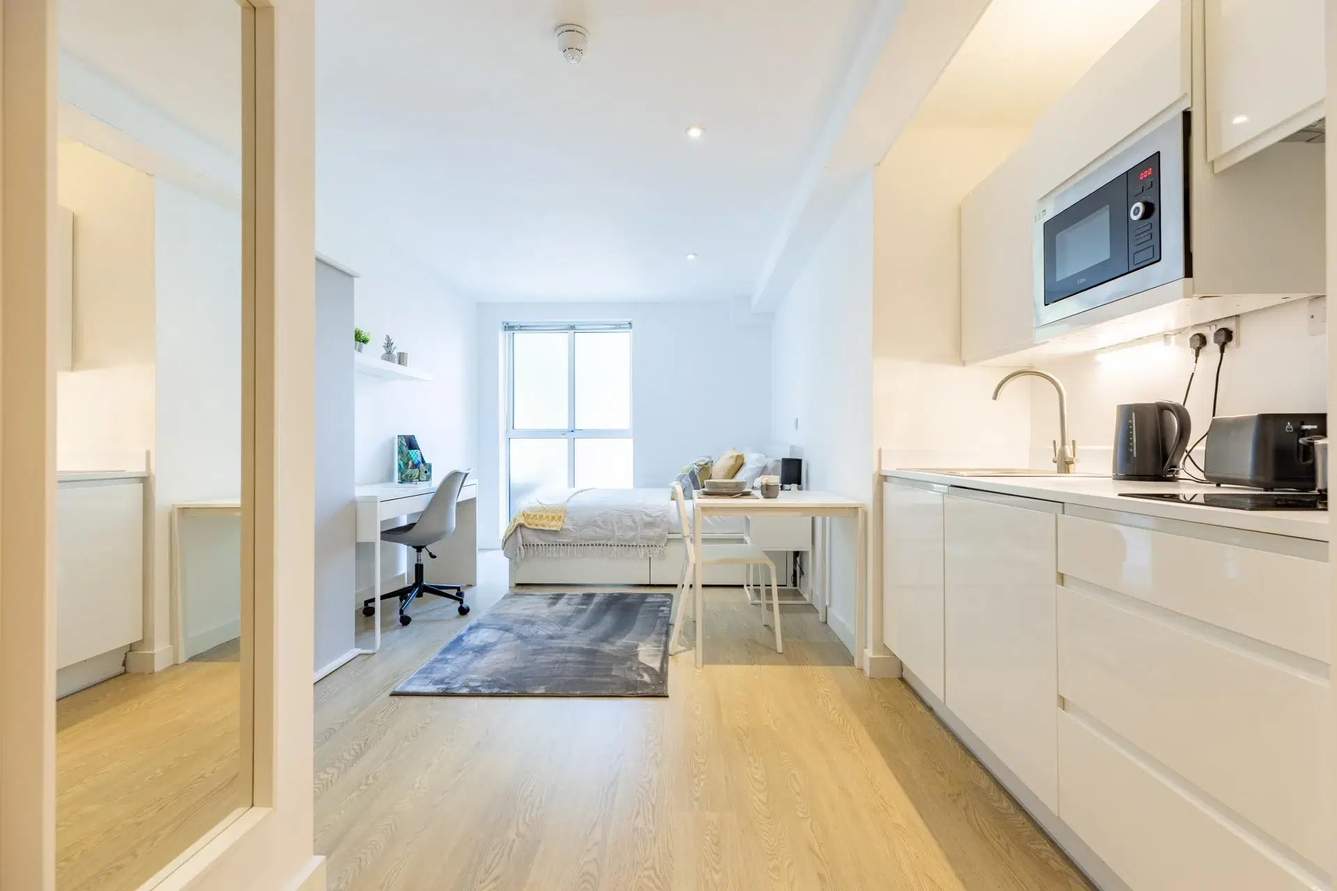 Orme House, Newcastle Under Lyme – Deluxe Studio