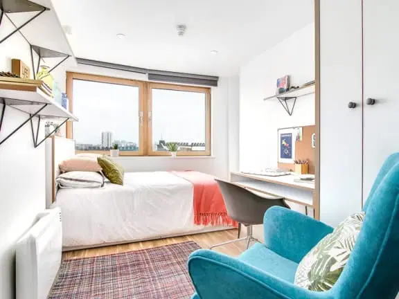 New Orient House, London – Silver En Suite