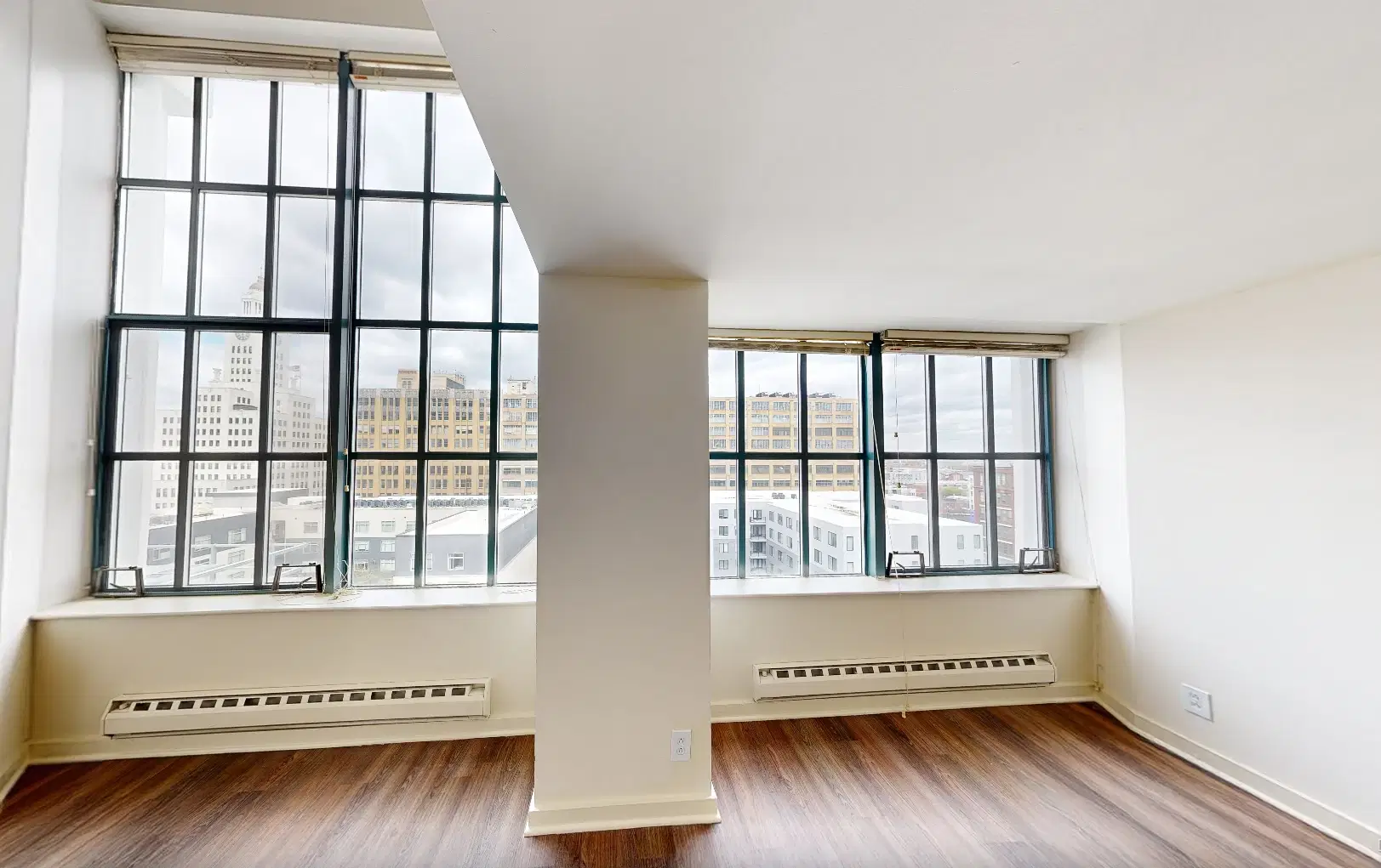 Packard, Philadelphia – Bi-Level with Den C - 1 Bed 1.5 Bath