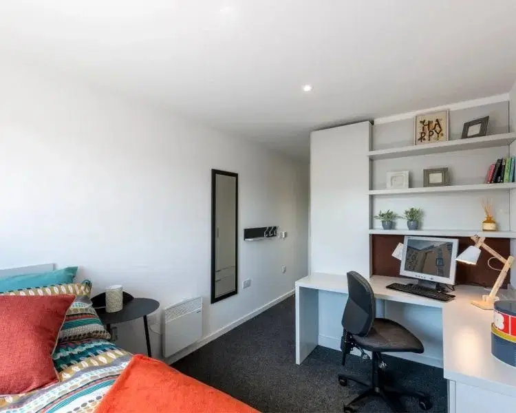 New Park, Edinburgh – Standard Ensuite