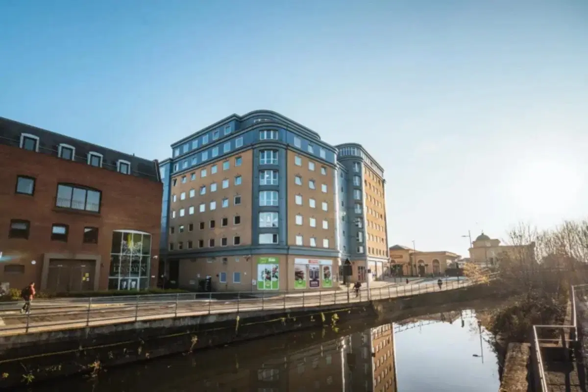 The Junxion, Lincoln – Exterior