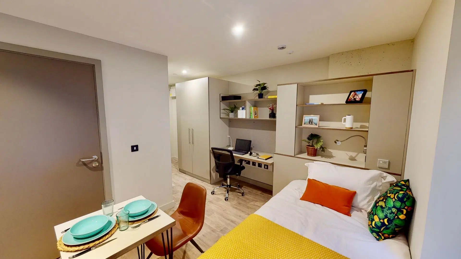 LIV Student Belfast, Belfast – Standard Studio (Wet Room)