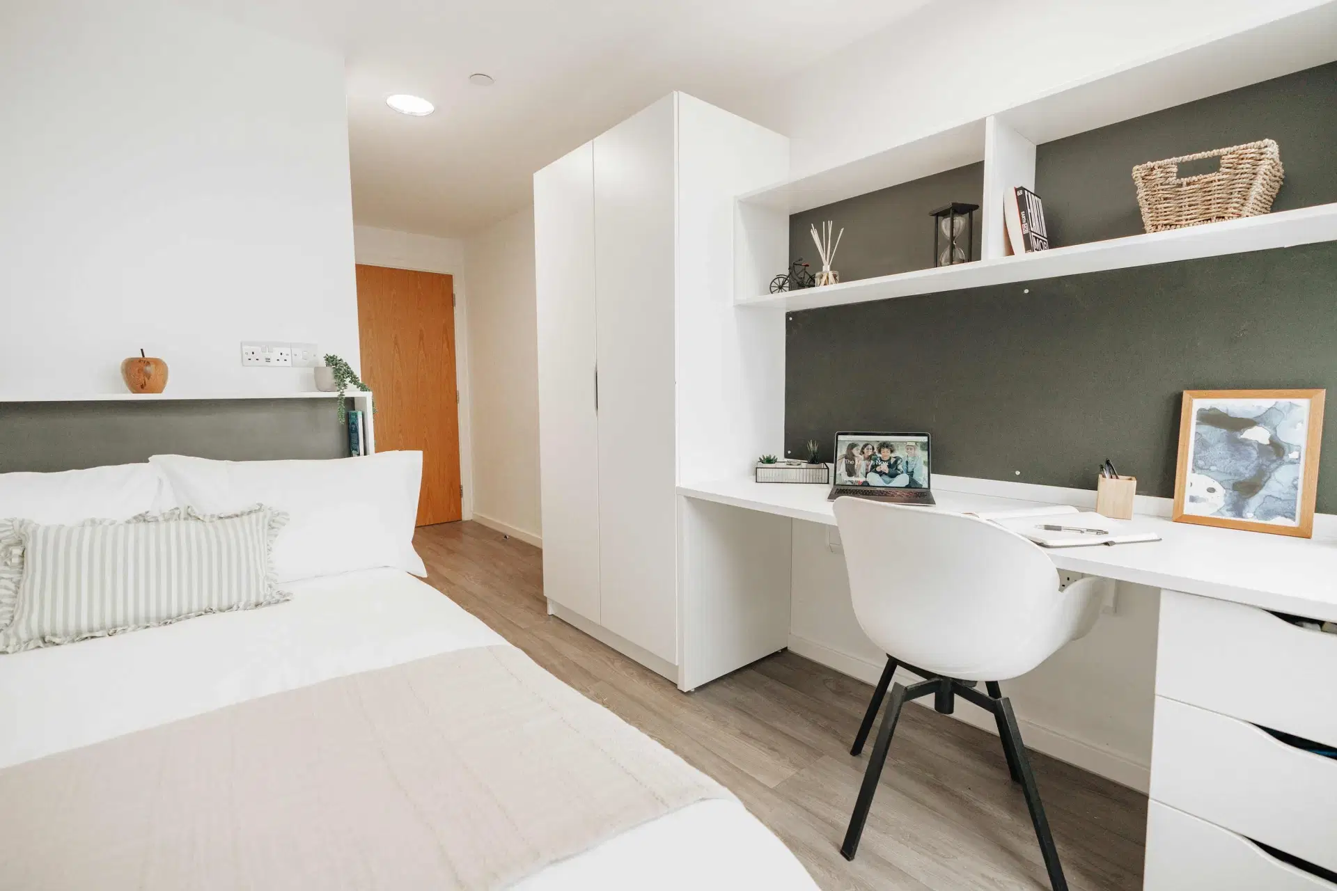 Oxford Point, Bournemouth – Sea View En Suite