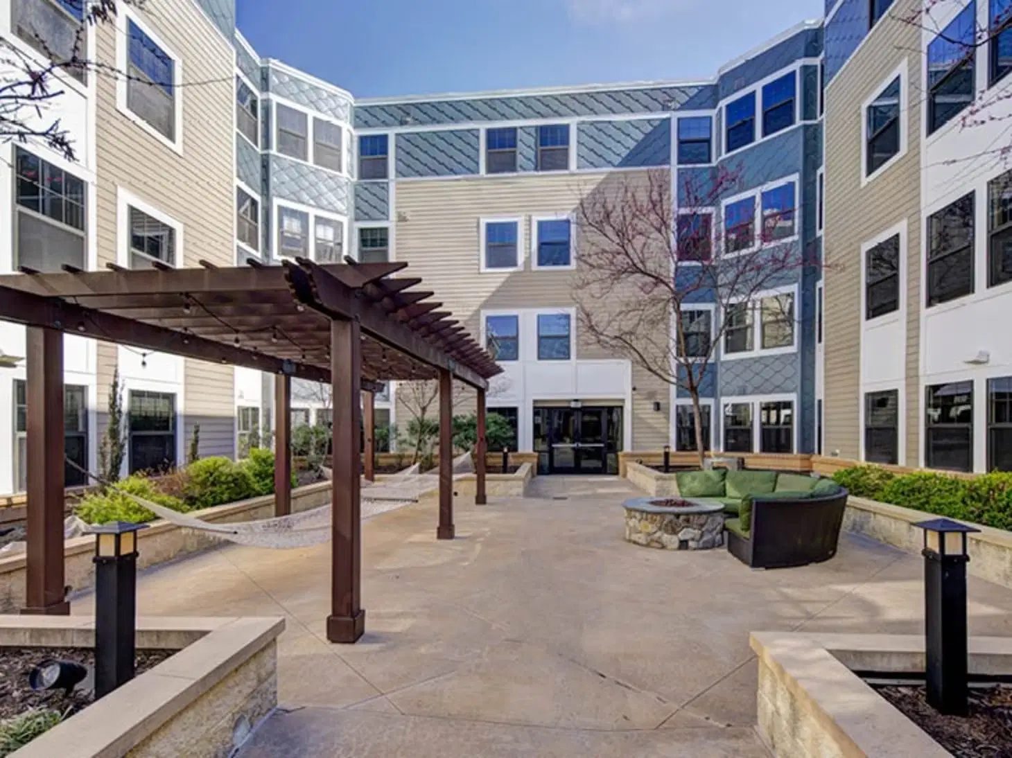 1200 West Marshall, Richmond – Exterior