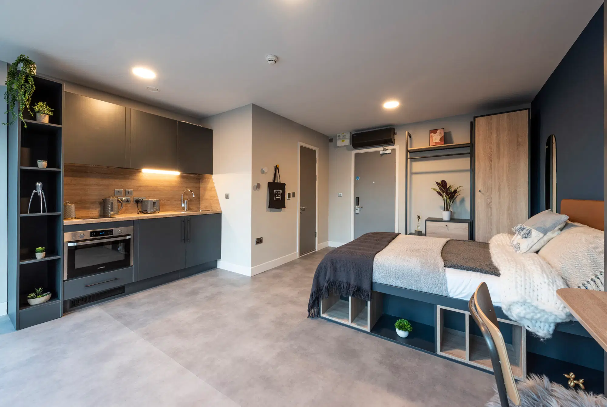 The Vantage, Nottingham – Premium Studio
