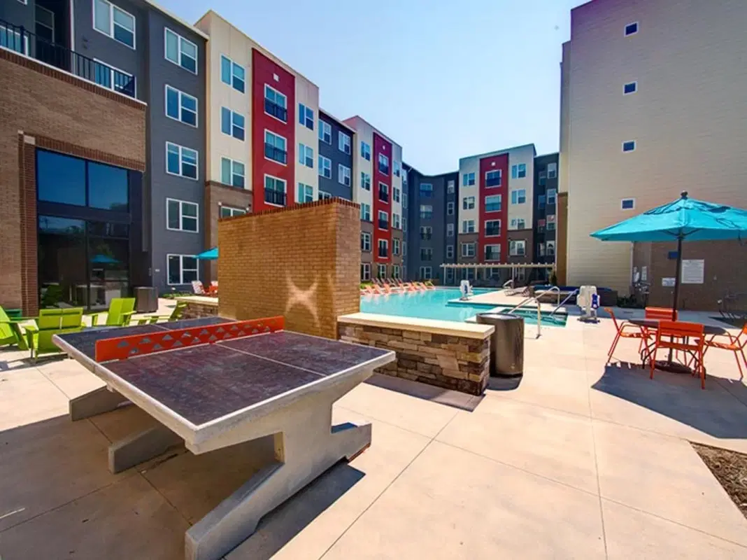 U Centre On College, Clemson – Amenities