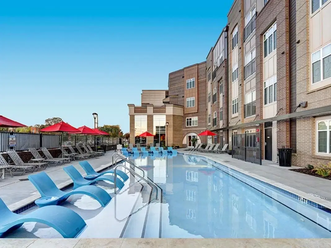 University Crossings, Charlotte – Exterior