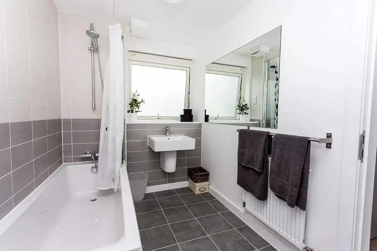 403 King Street, Aberdeen – Bathroom