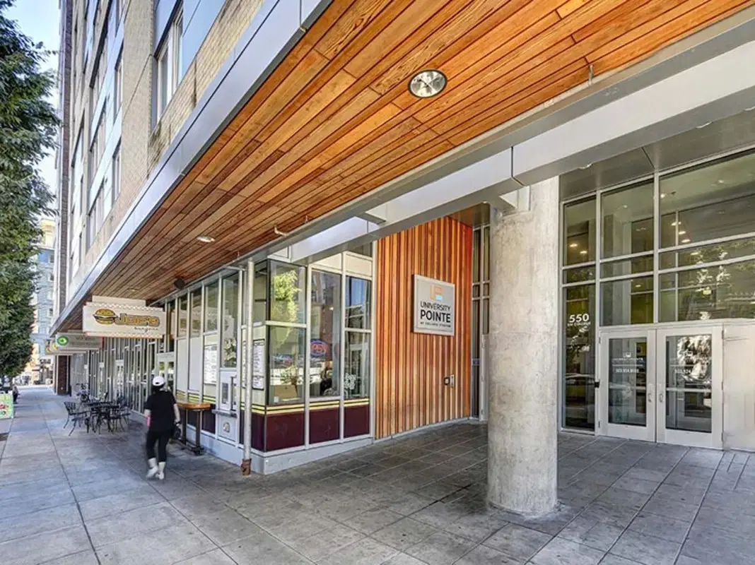 University Pointe At College Station, Portland – Exterior