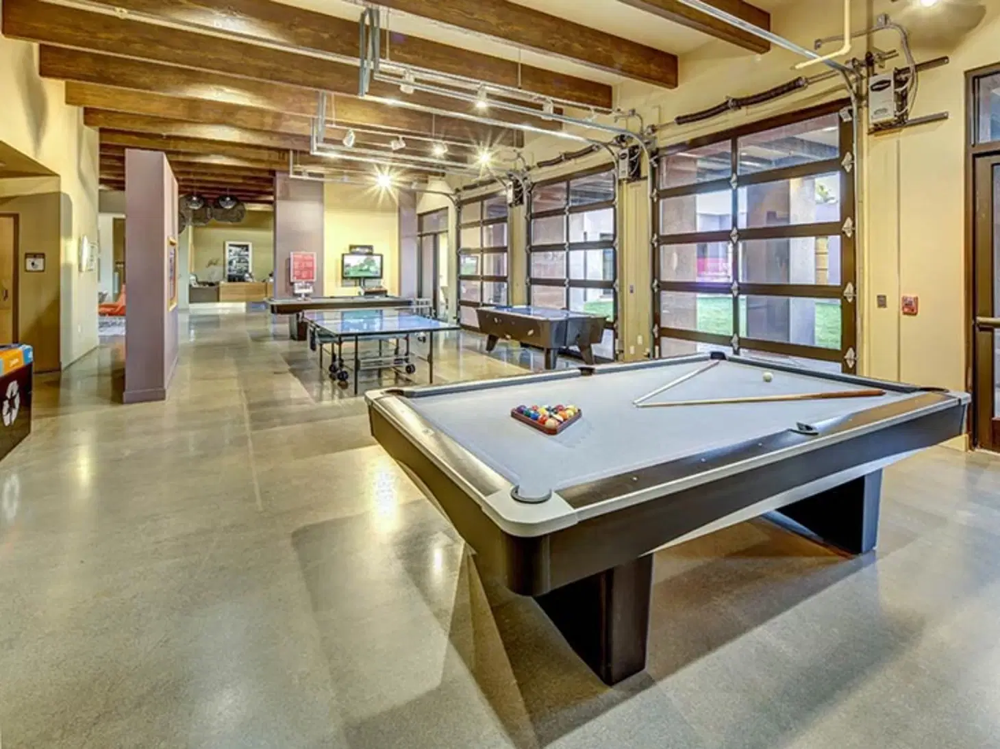 Lobo Village, Albuquerque – Amenities