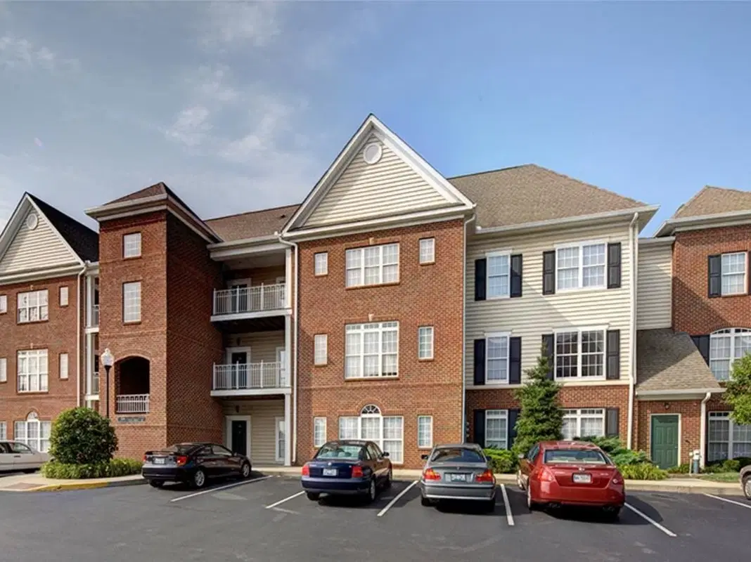 Newtown Crossing, Lexington – Exterior