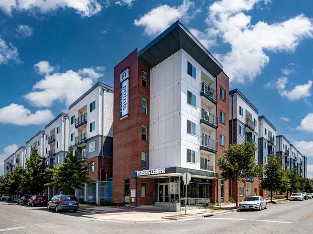 U Pointe On Speight, Waco – Exterior