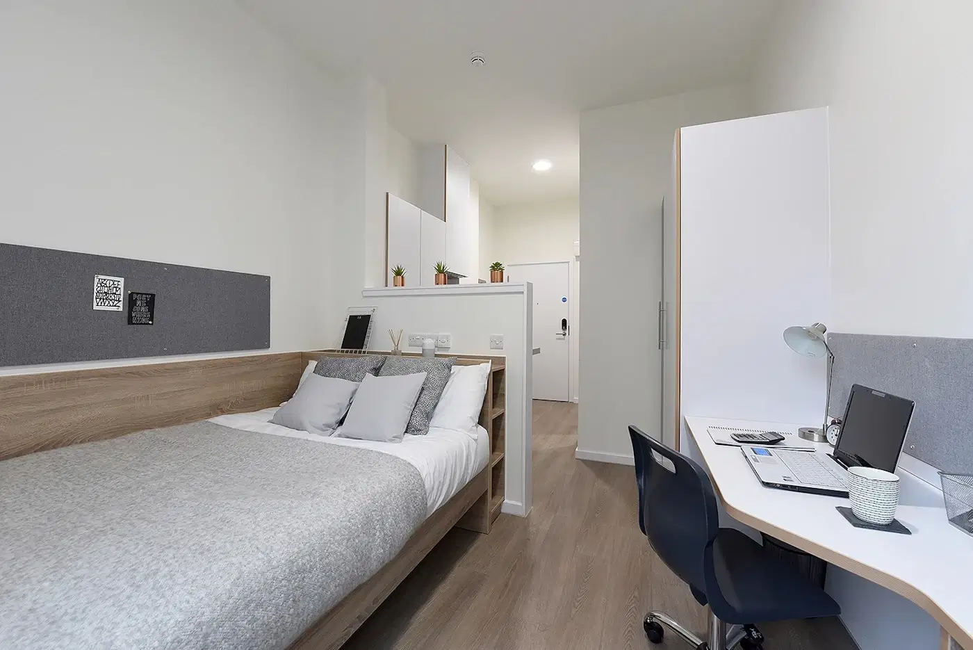 St Mungo's, Glasgow – Studio