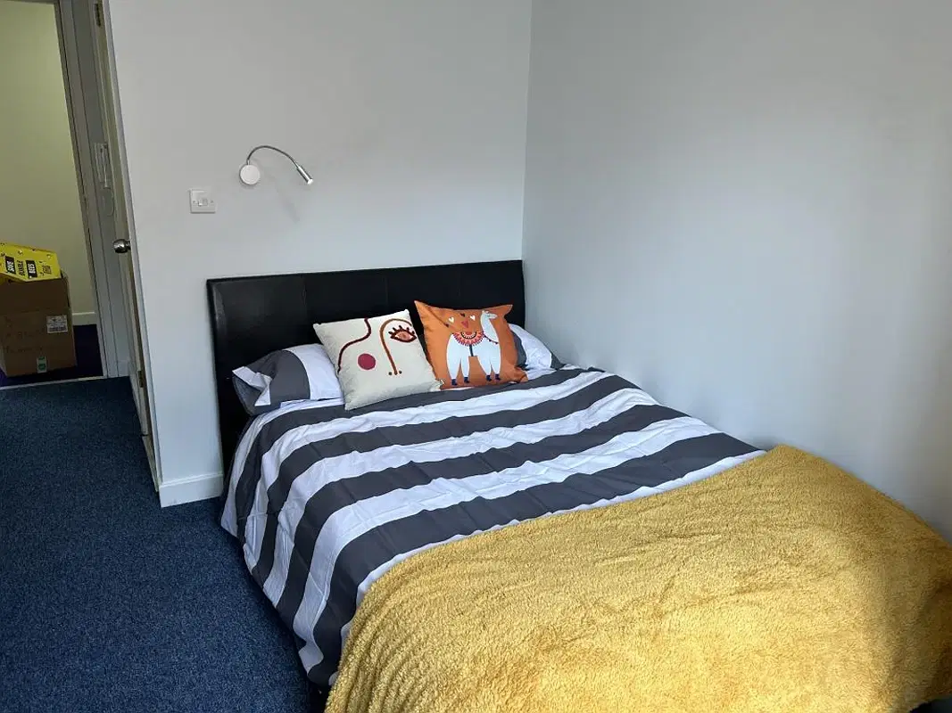 Canterbury Student Village, Canterbury – Deluxe En-Suite Tallis Court