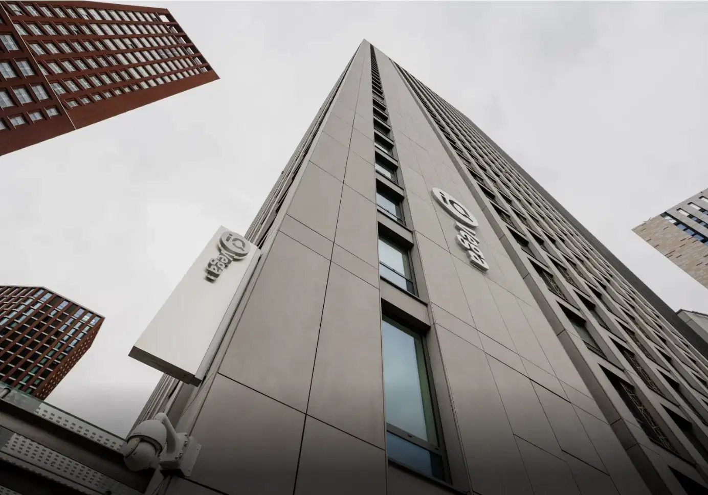 iQ Vega, London – Exterior