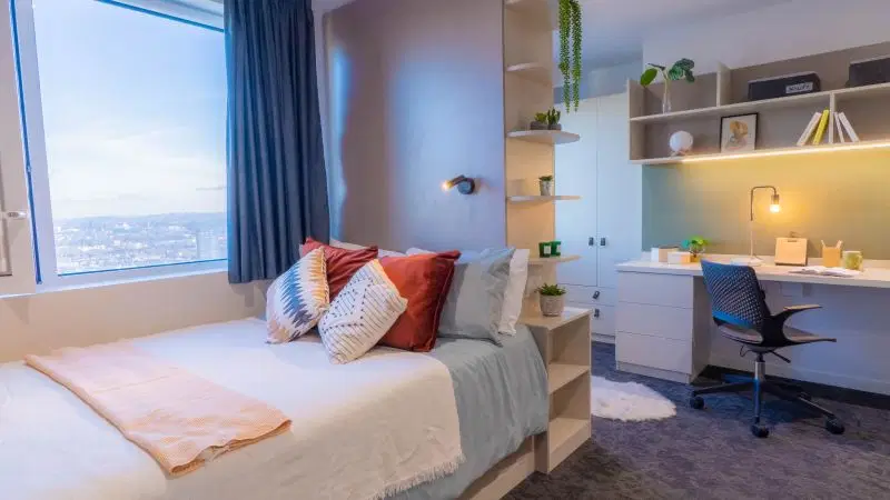 iQ Vega, London – Gold Studio Plus