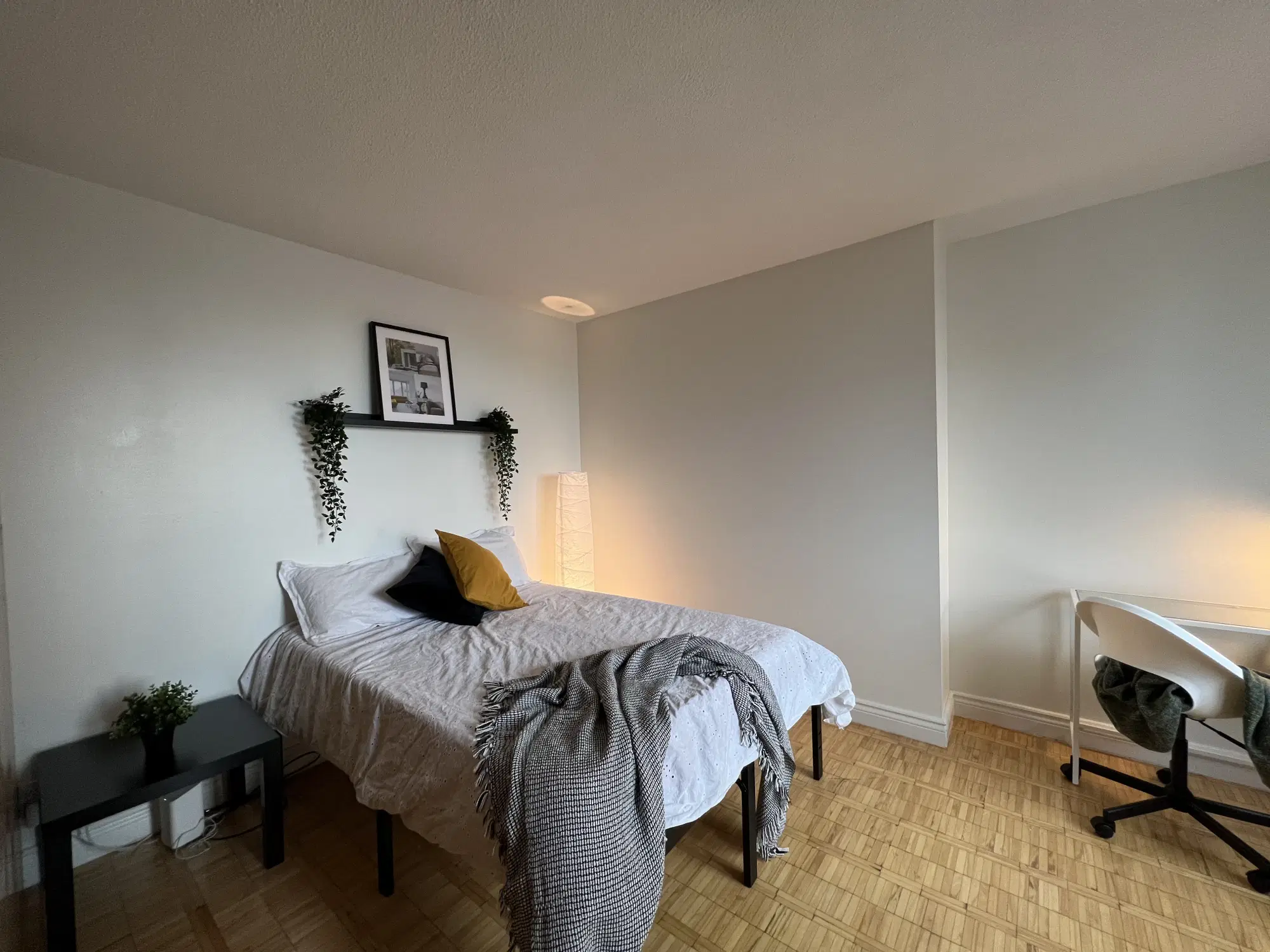 88 Bloor St E, Toronto – Negril Flex Room (3 Bed 2 Bath)