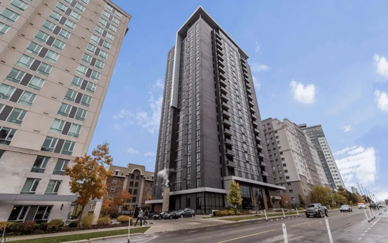 King Street Towers, Waterloo – Exterior