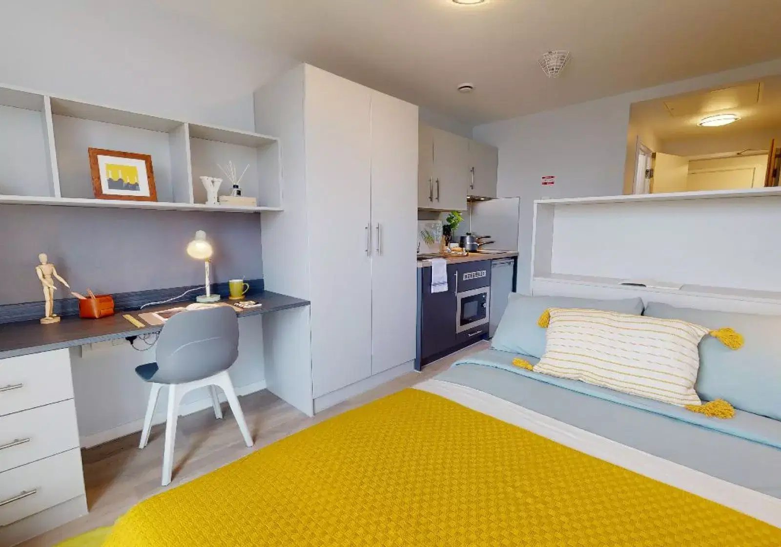 iQ City, London – Gold Studio Plus
