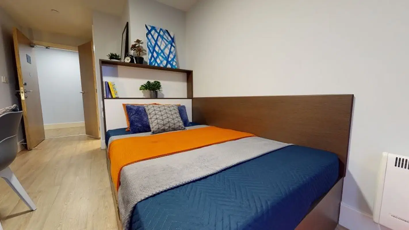 iQ Penworks House, Birmingham – Bronze En Suite Plus