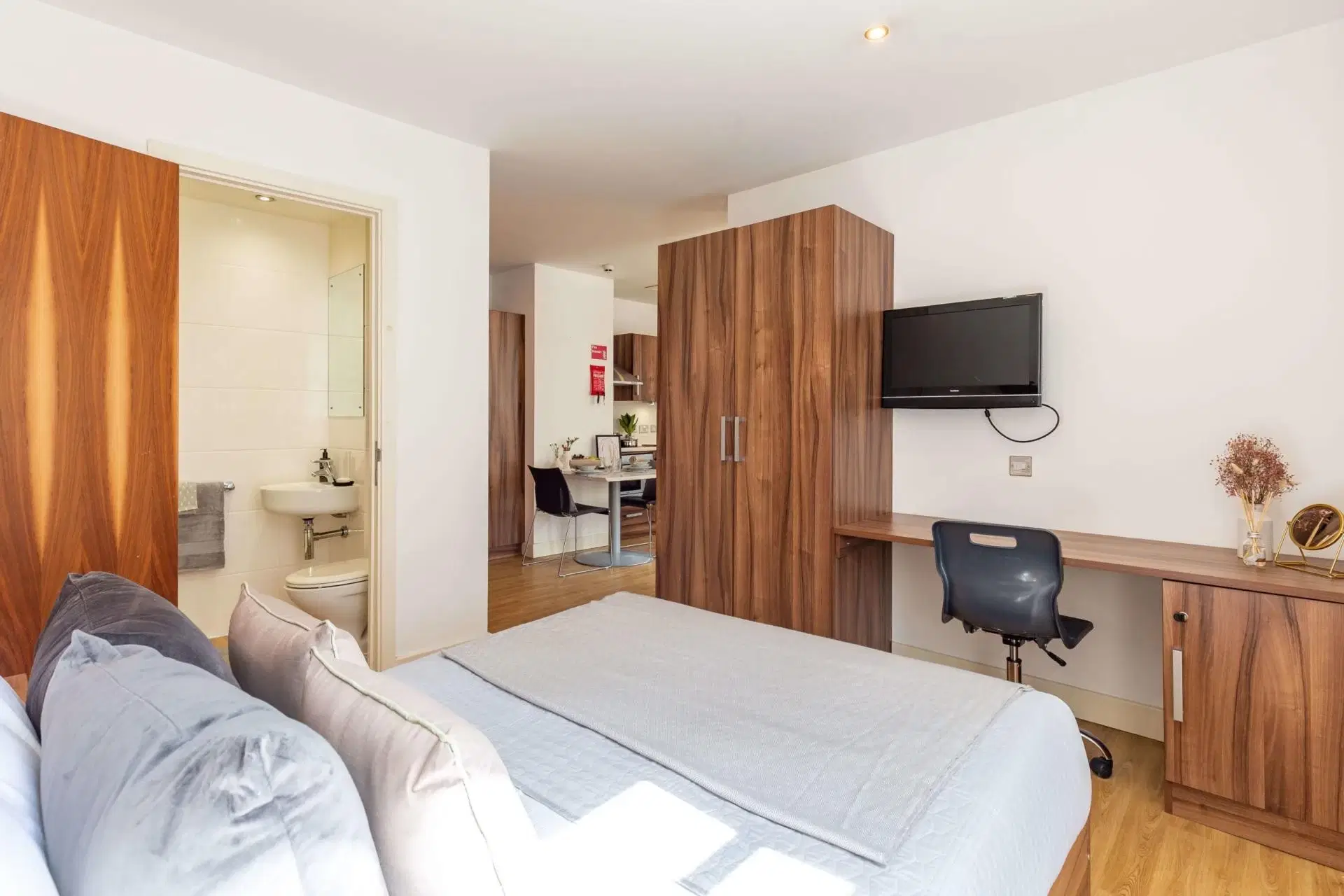 King Square Studios, Bristol – Deluxe Studio