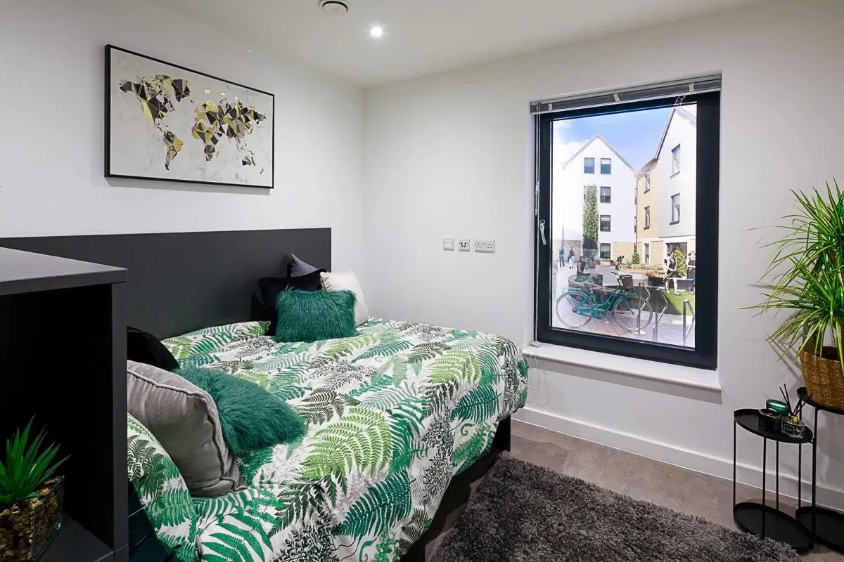 Bedford, Canterbury – Studio Style A10