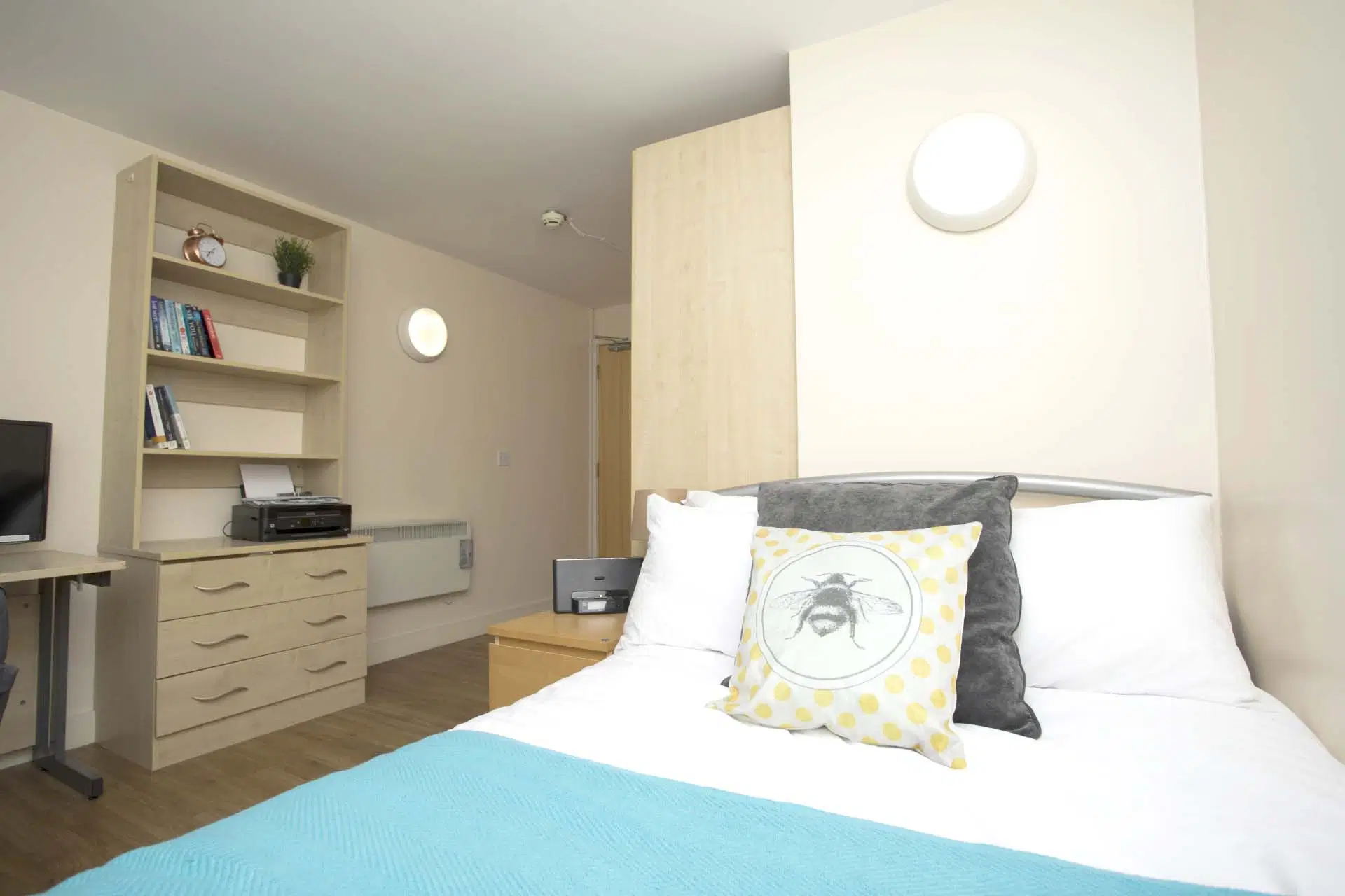 Daisybank Villas, Manchester – Silver Ensuite