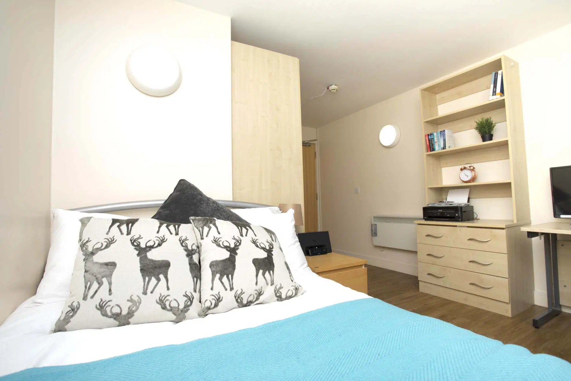 Daisybank Villas, Manchester – Gold Ensuite