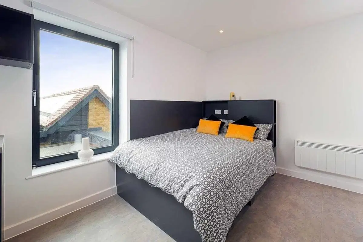 Bedford, Canterbury – Studio Style U04