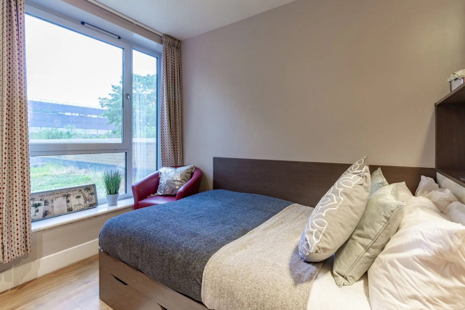 Hawley Crescent, London – Gold Twin Studio