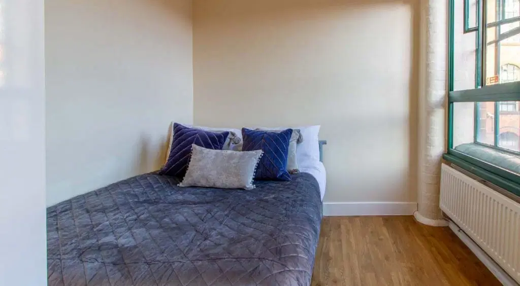 Nottingham Square, Nottingham – Bronze Plus Room