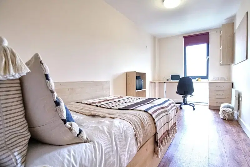 Rockingham House, Sheffield – Bronze Ensuite