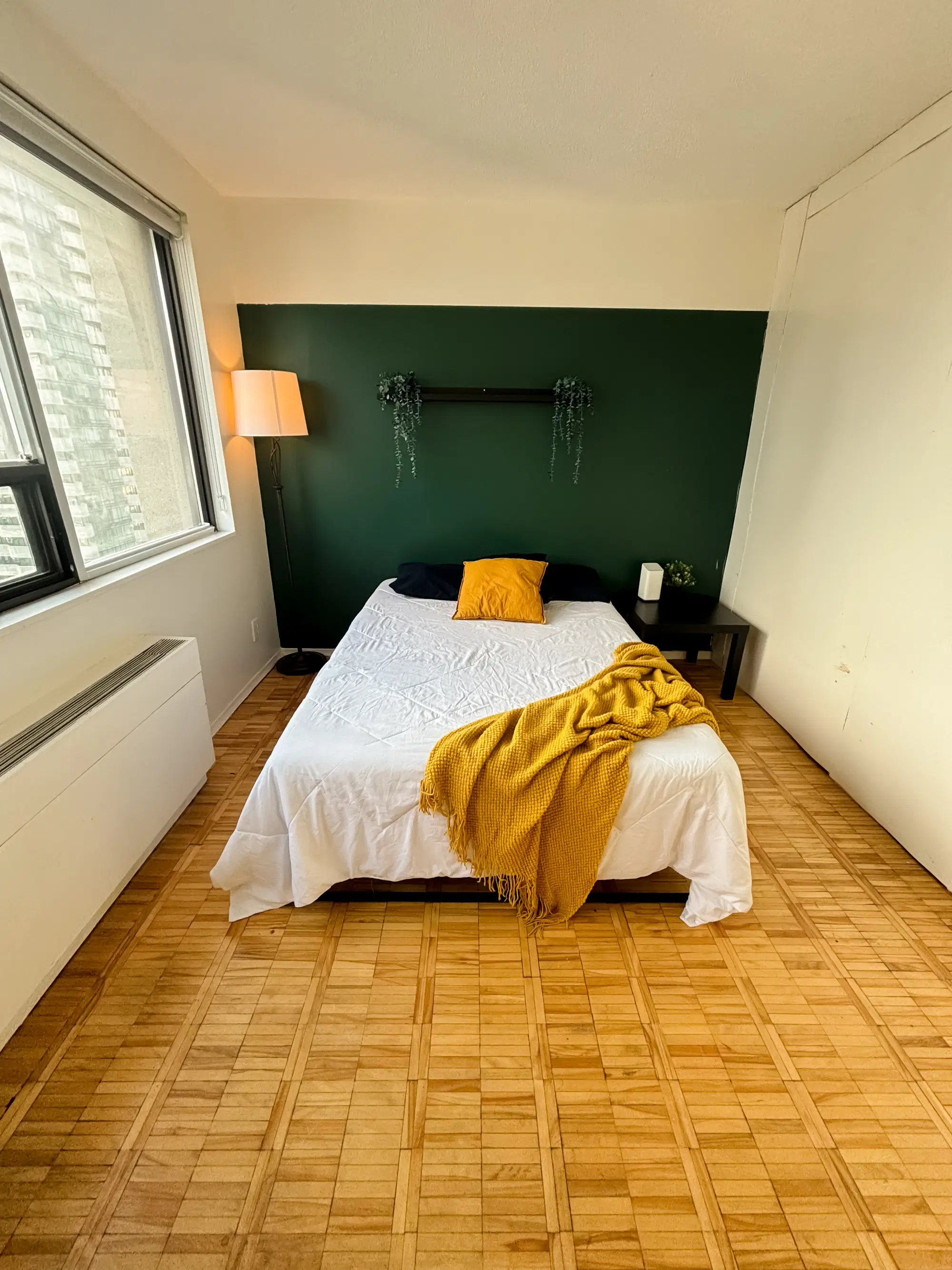 88 Bloor St E, Toronto – Jeju Flex Room (3 Bed 2 Bath)