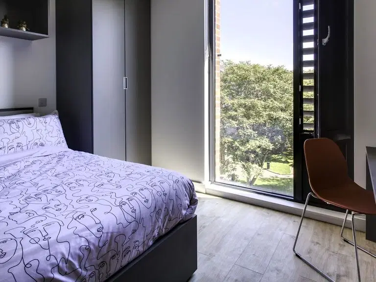 Yugo Amnis House, Cork – Standard Ensuite
