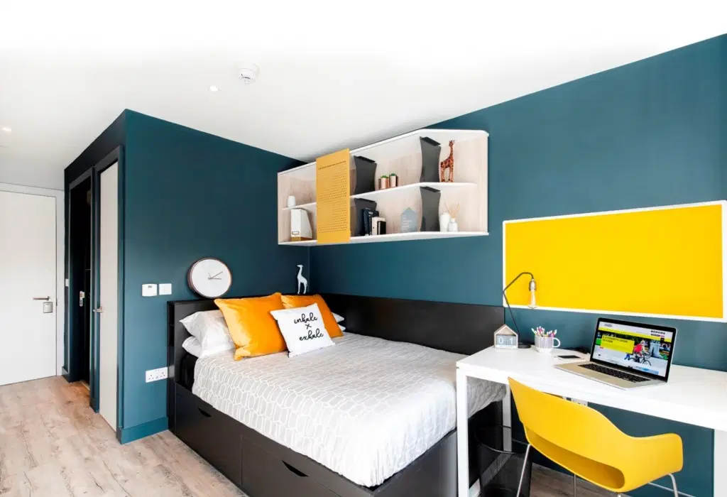 Yugo Amnis House, Cork